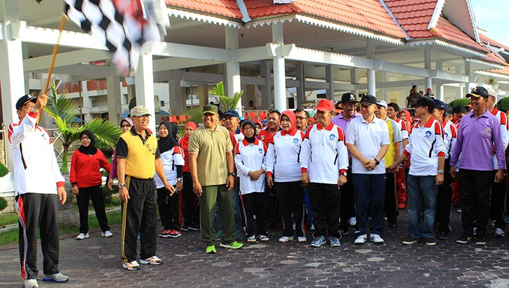 Wagub Lepas Jalan Santai Hardiknas