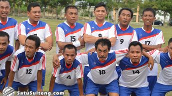 Pemkot VS Pemprov, Wawali Perlihatkan Skillnya Saat Bermain Bola